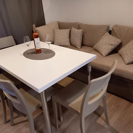 Mobile Home Agava Biograd Na Moru Ngoại thất bức ảnh