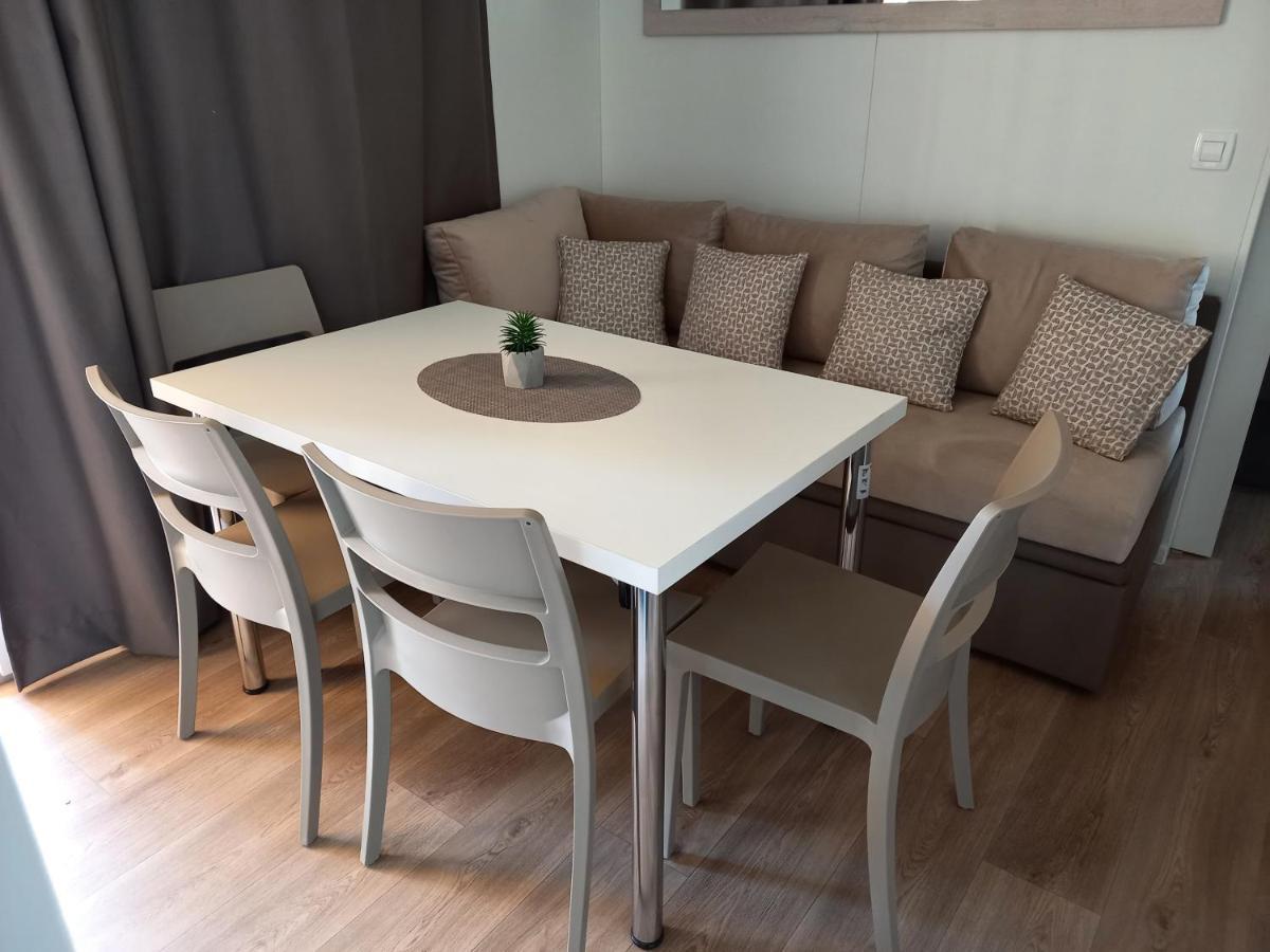 Mobile Home Agava Biograd Na Moru Ngoại thất bức ảnh