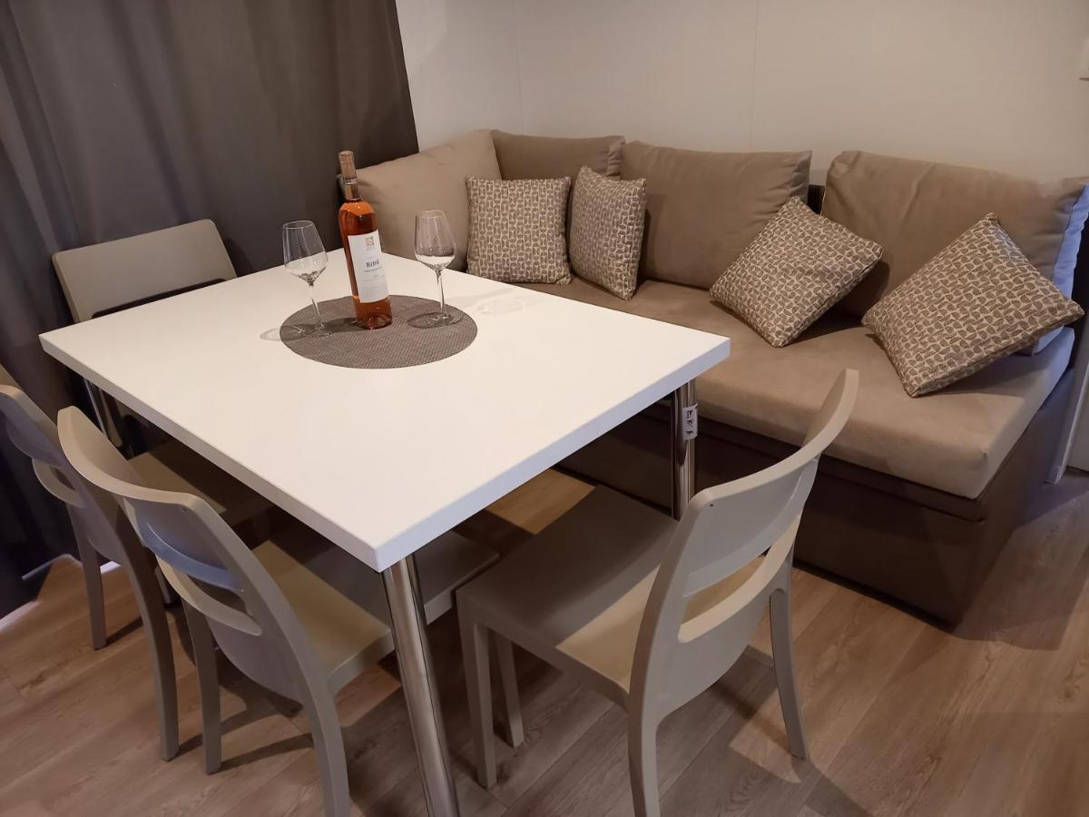 Mobile Home Agava Biograd Na Moru Ngoại thất bức ảnh